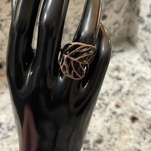 Women’s Leaf Ring - size 8